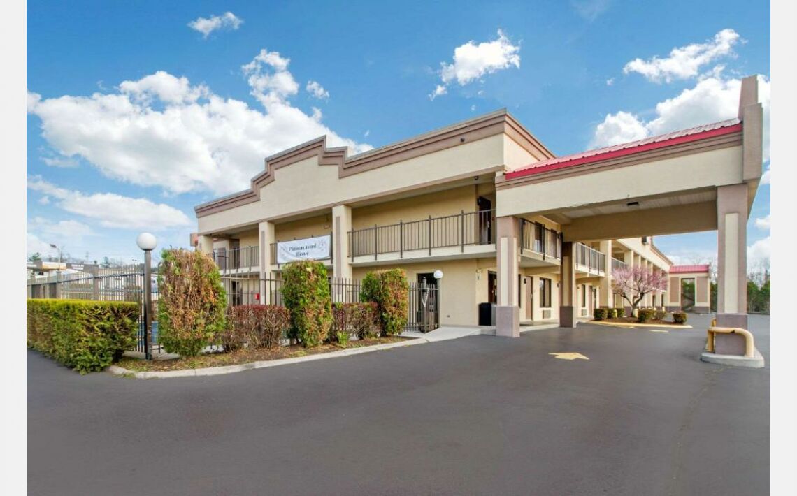 Photos of Econo Lodge Lenoir City. 1211 US 321 North, Lenoir City, TN 37771, United States of America