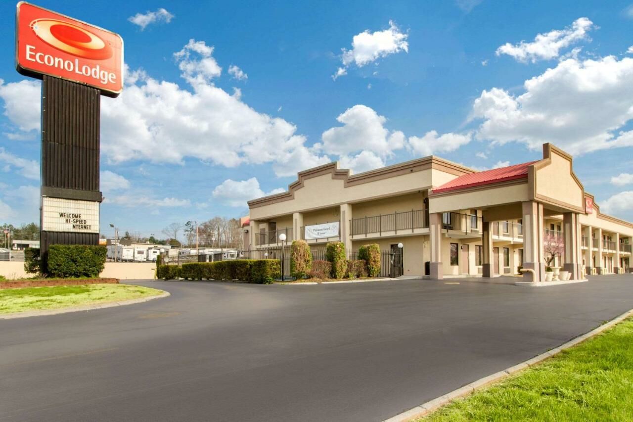 1211 US 321 North, Lenoir City, TN 37771, United States of America. hotel inLenoir City