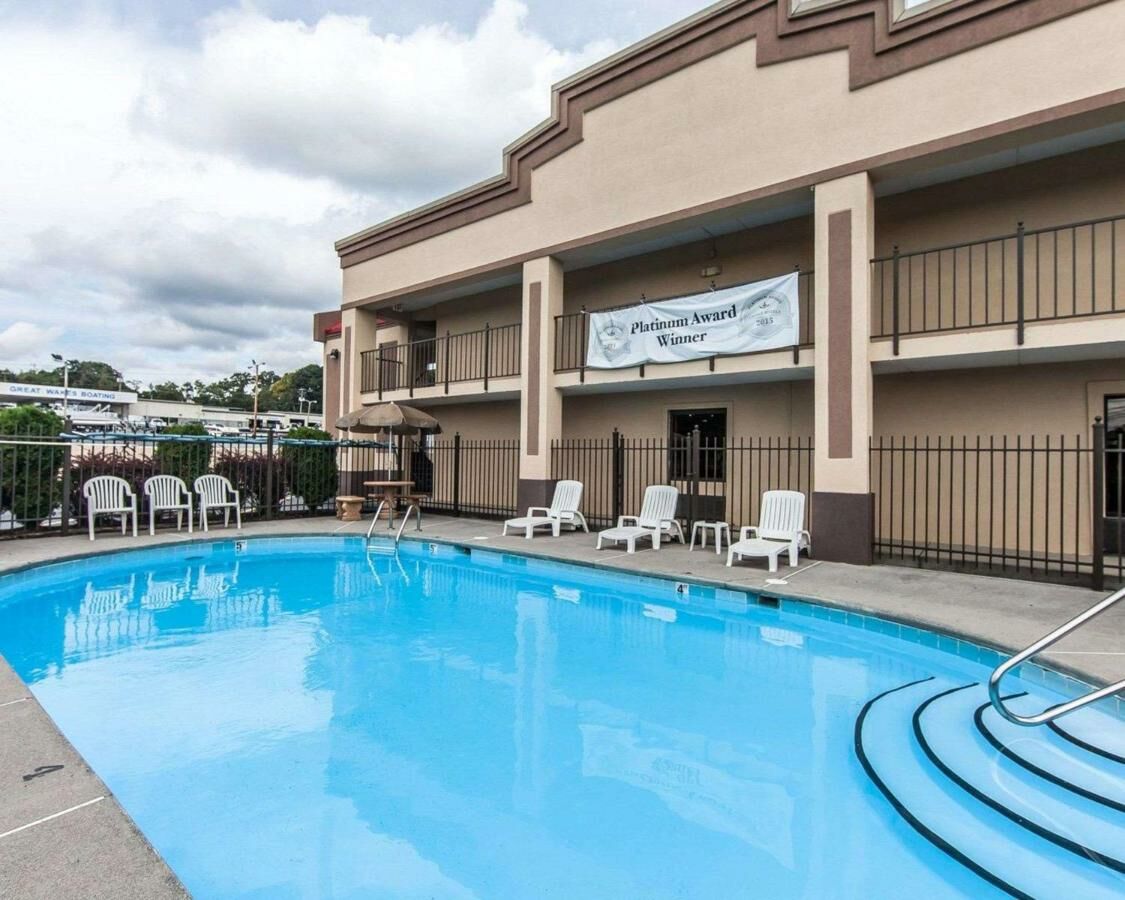 1211 US 321 North, Lenoir City, TN 37771, United States of America. hotel inLenoir City
